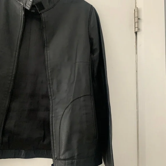 Leather jacket - Picture 11 of 12